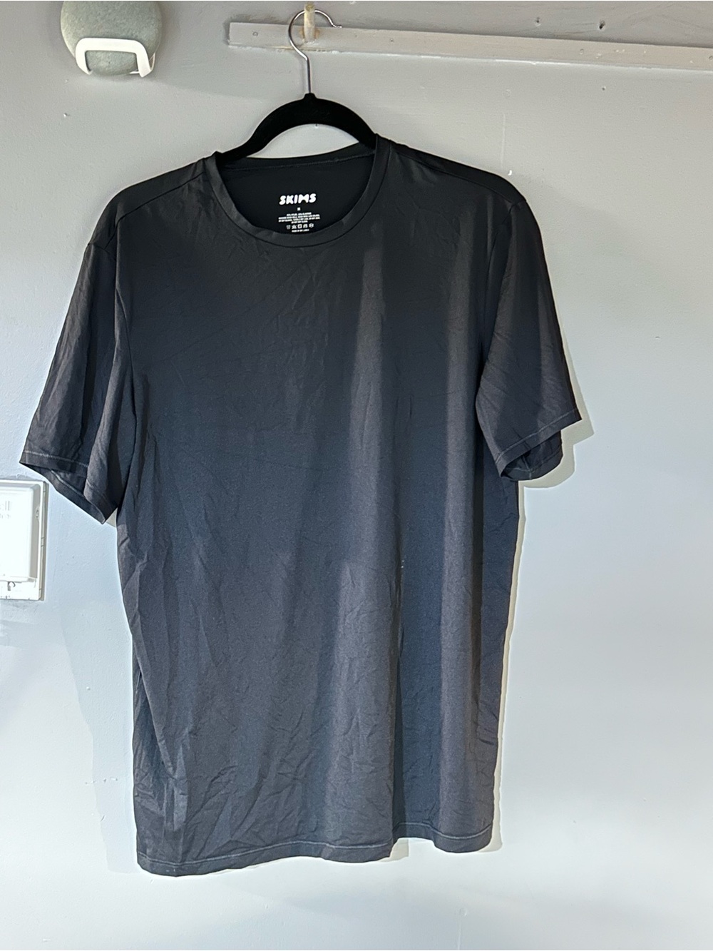 SKIMS black active top stretch fit M